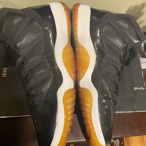 Jordan 11 Retro 72-10 (2015) Size 12 - Picture 5 of 10